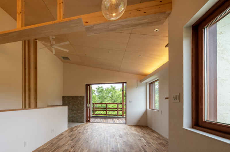 【注文住宅】箱根町の豊かな自然に調和する切妻屋根の家